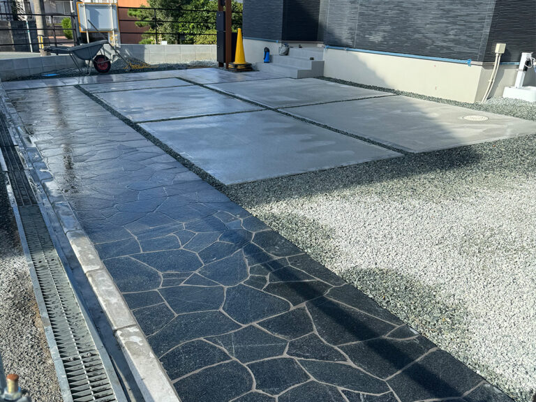 玄関アプローチで家の印象は変わる！天然石の乱貼りやタイルを使った高級感の出し方